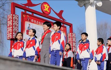 【圖片】學(xué)習(xí)雷鋒精神 弘揚(yáng)優(yōu)良傳統(tǒng)